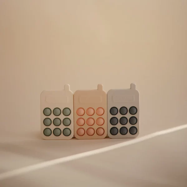 Mushie Phone Press Toy Blush – Bild 4