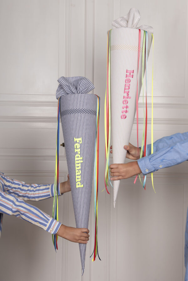 Paula & Ferdinand Schultüte Vichy Stripes dunkelblau - bunte Bänder – Bild 4